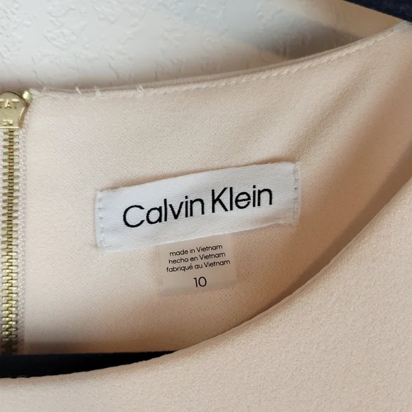 NWT Calvin Klein Short Sleeve Side Tuck Sheath Dress in Blossom Size 10 - Picture 10 of 10